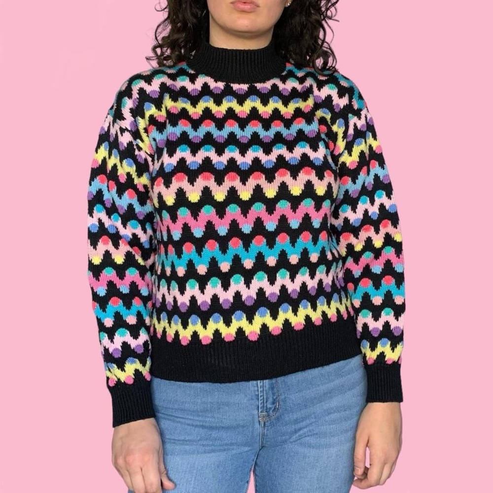 Vintage Small Northern Isles Retro Print Mock Neck Sweater!